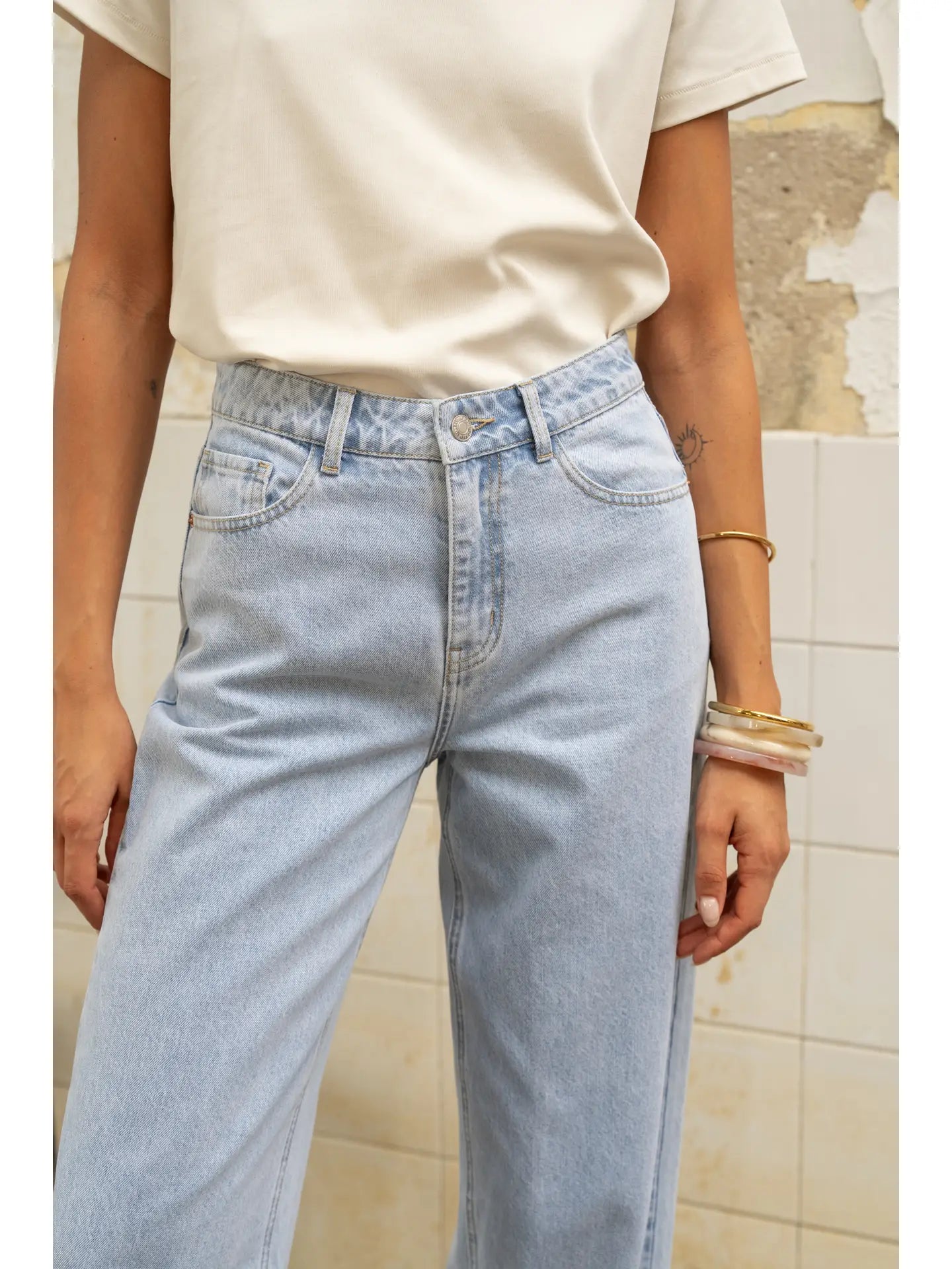 Bony Tapered Barrel Leg Jean Light Blue