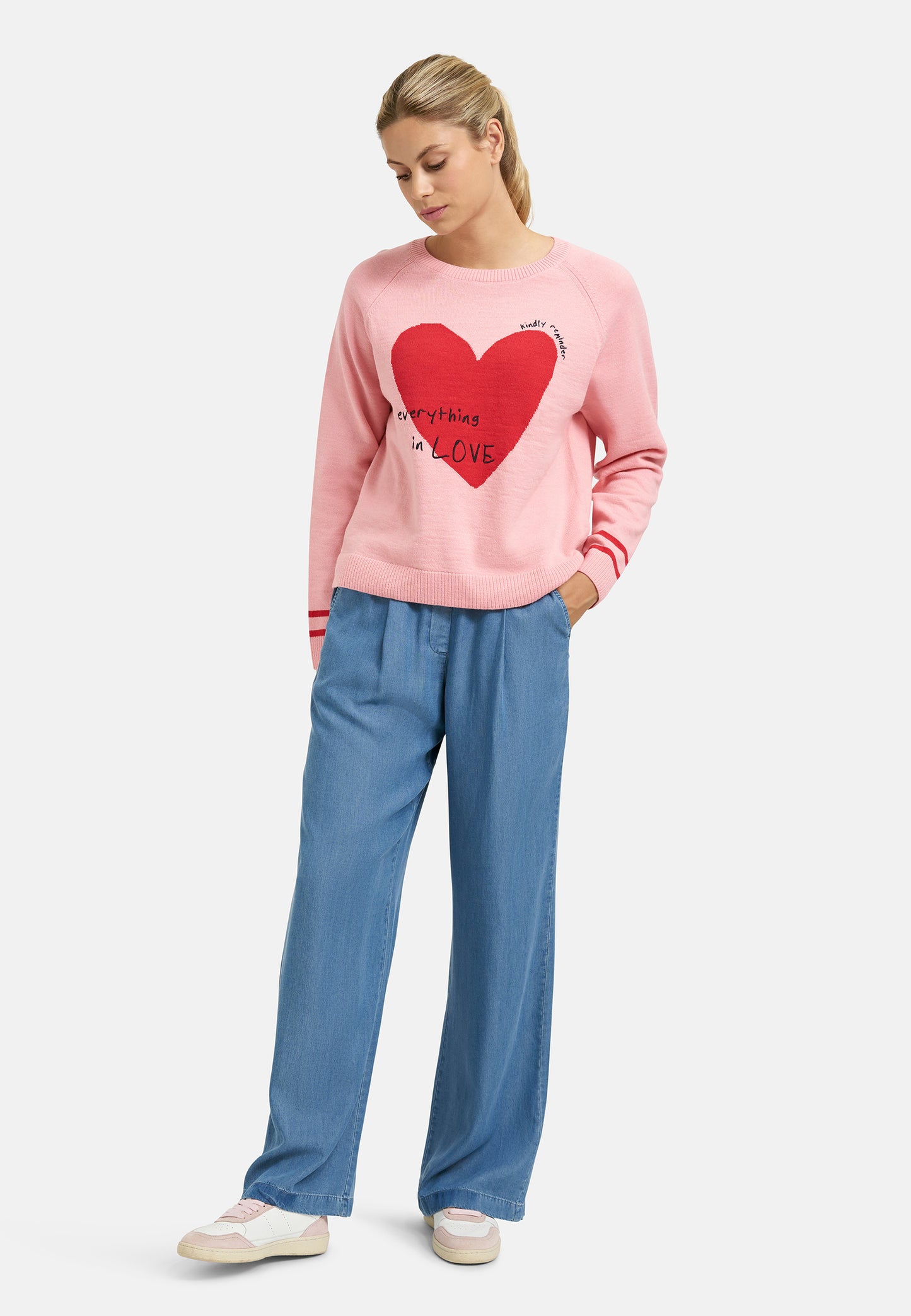 SALE3 - Heart Pullover