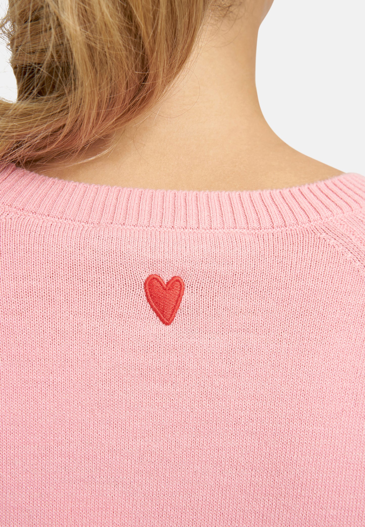 SALE3 - Heart Pullover