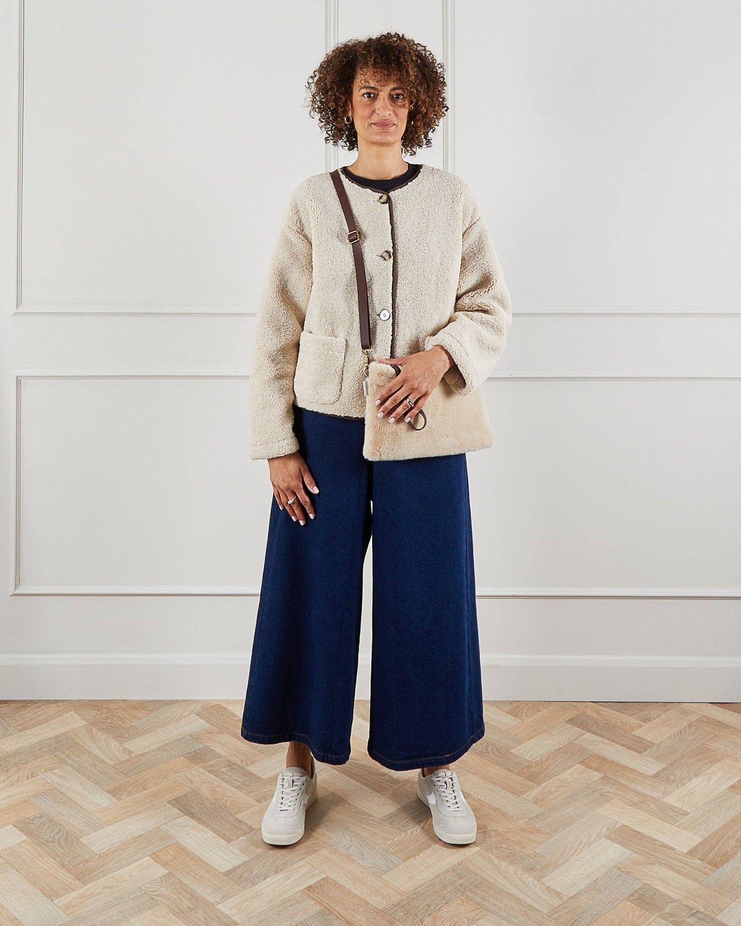 Large Pouch Bag With Strap - Flat Fur - Labrador