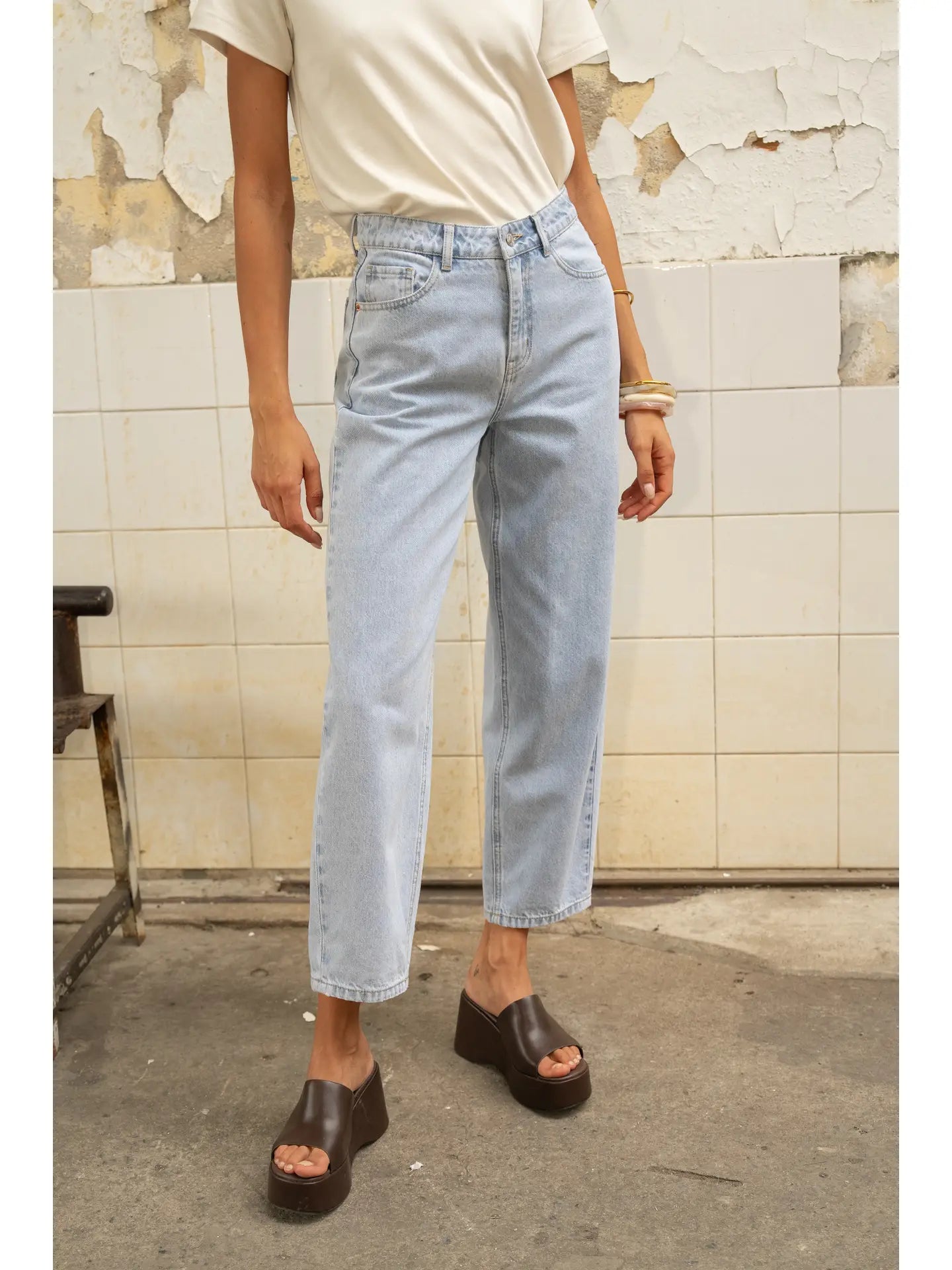 Bony Tapered Barrel Leg Jean Light Blue
