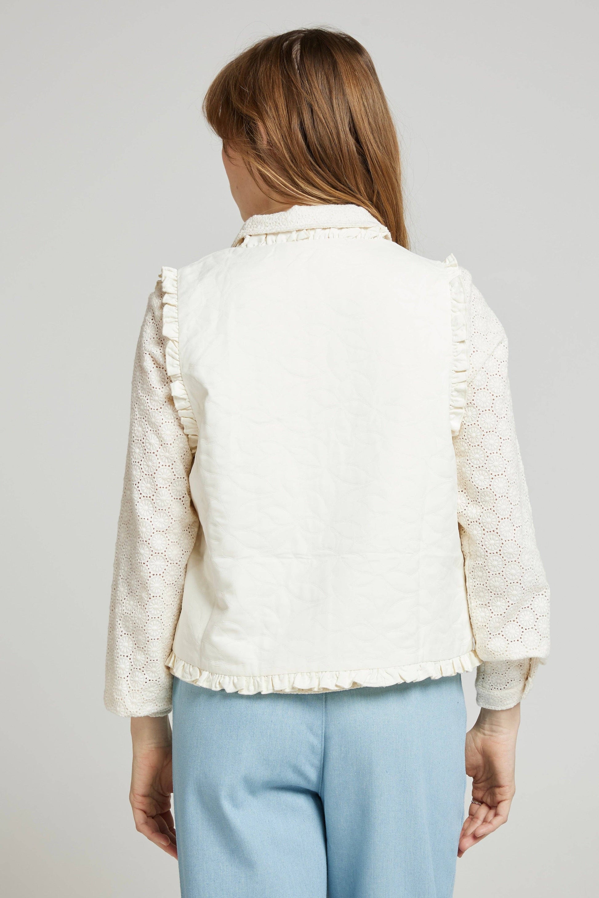ISADORA - Ruffled Sleeveless Vest