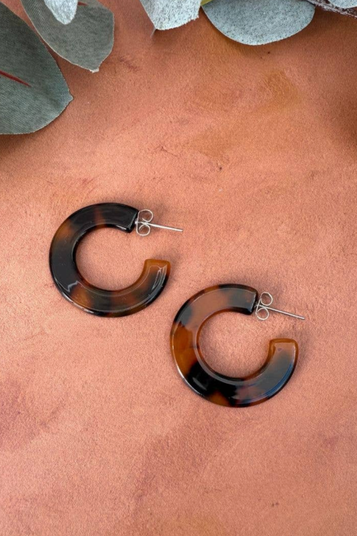 Tortoise Shell Flat Hoops (Petite)