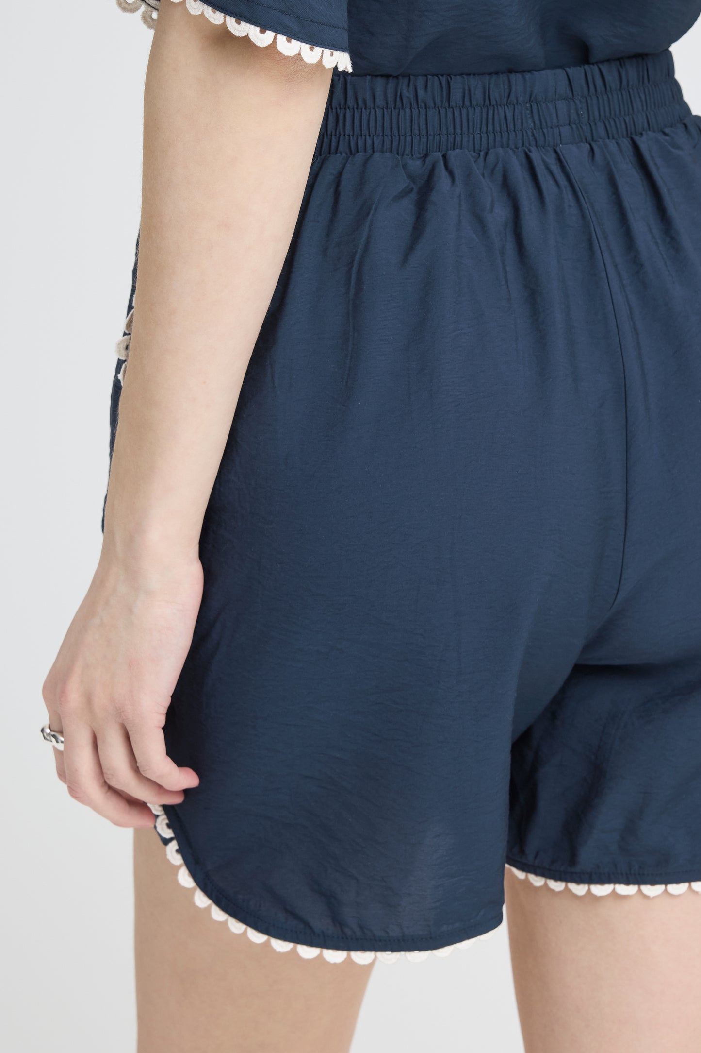 SALE - IHLENI Shorts