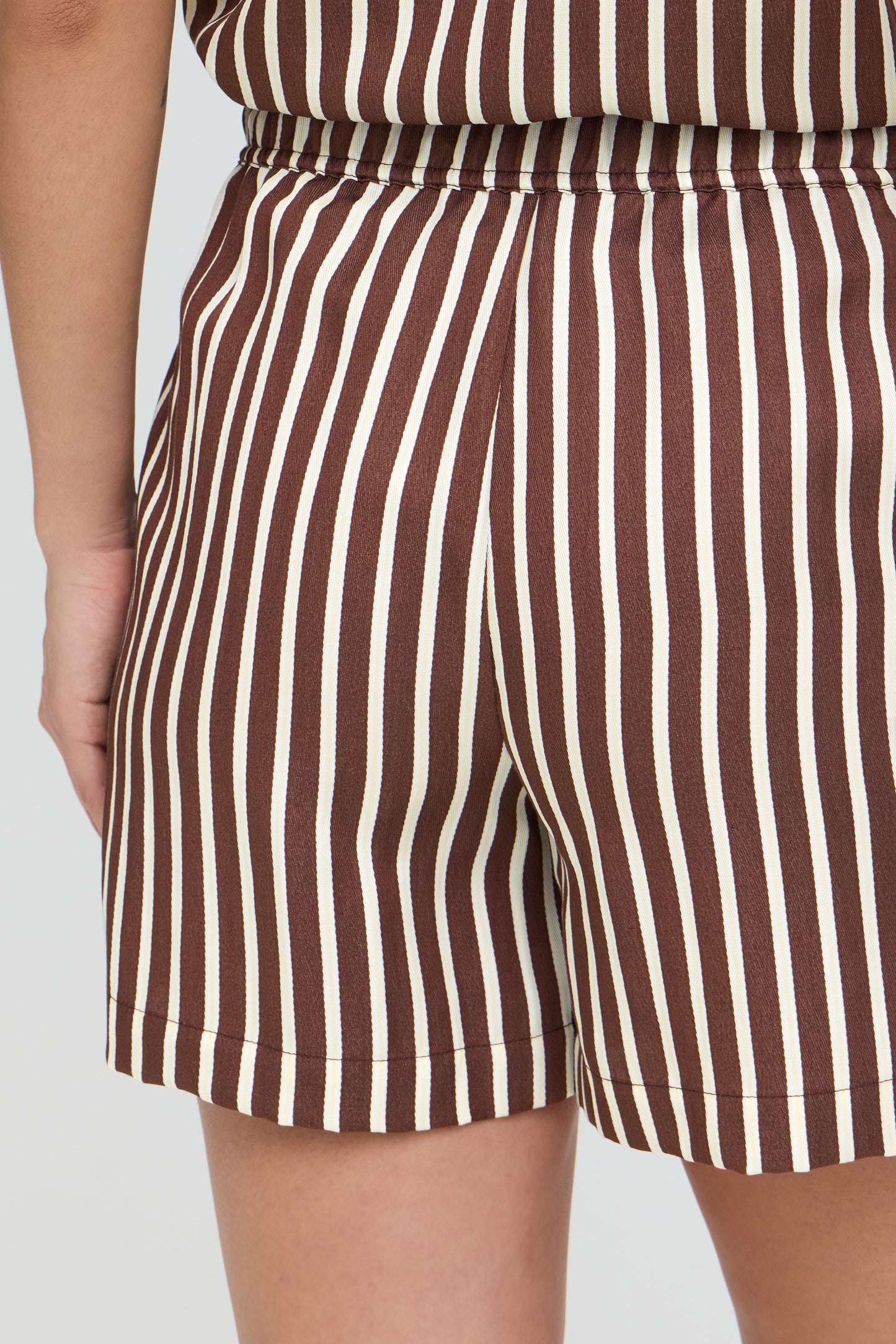 BYEVINO Shorts