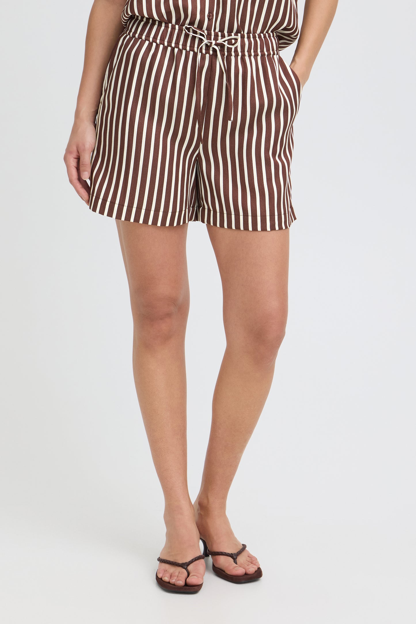 BYEVINO Shorts