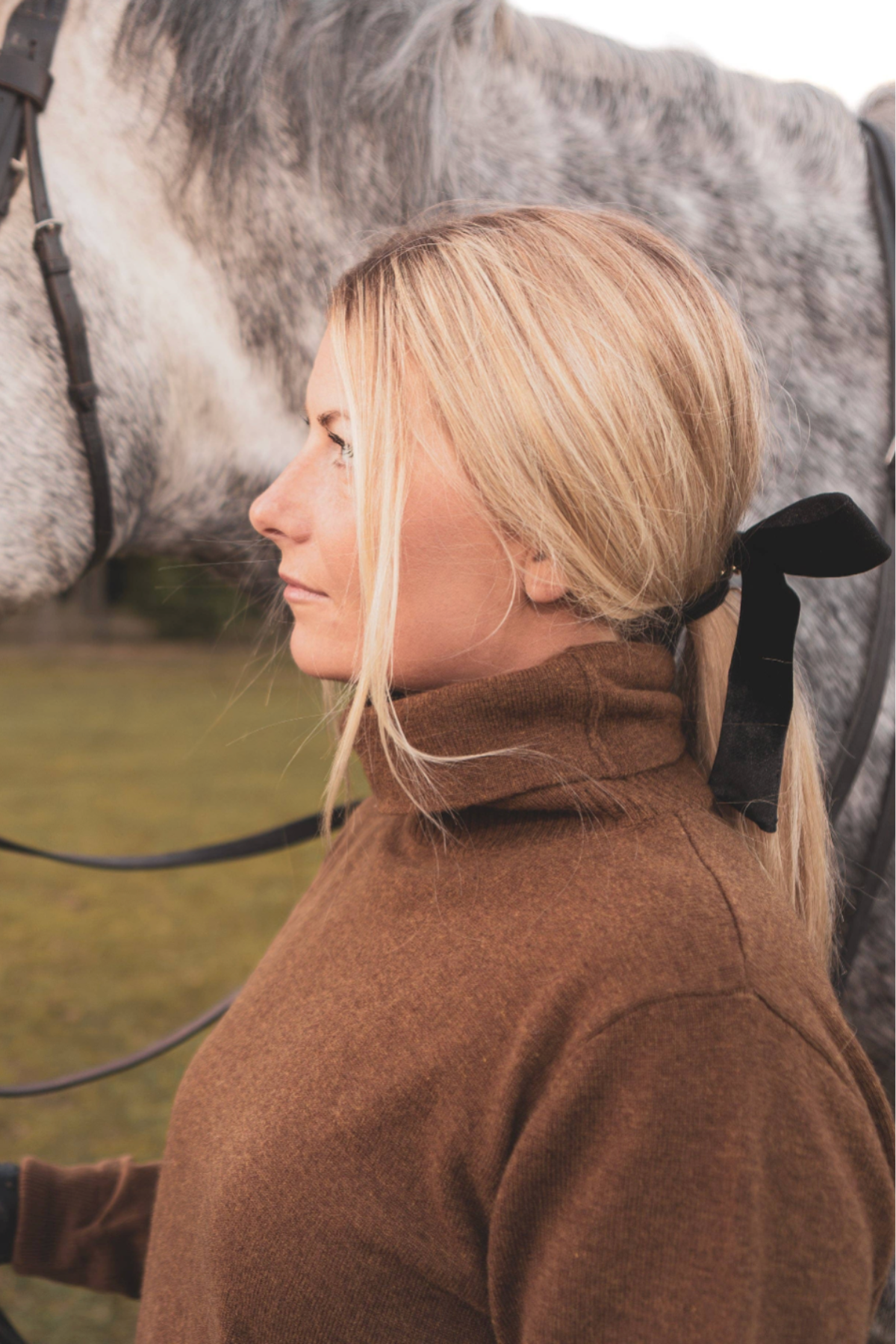 Bexhill Velvet Bow Ponytail Pin | Black