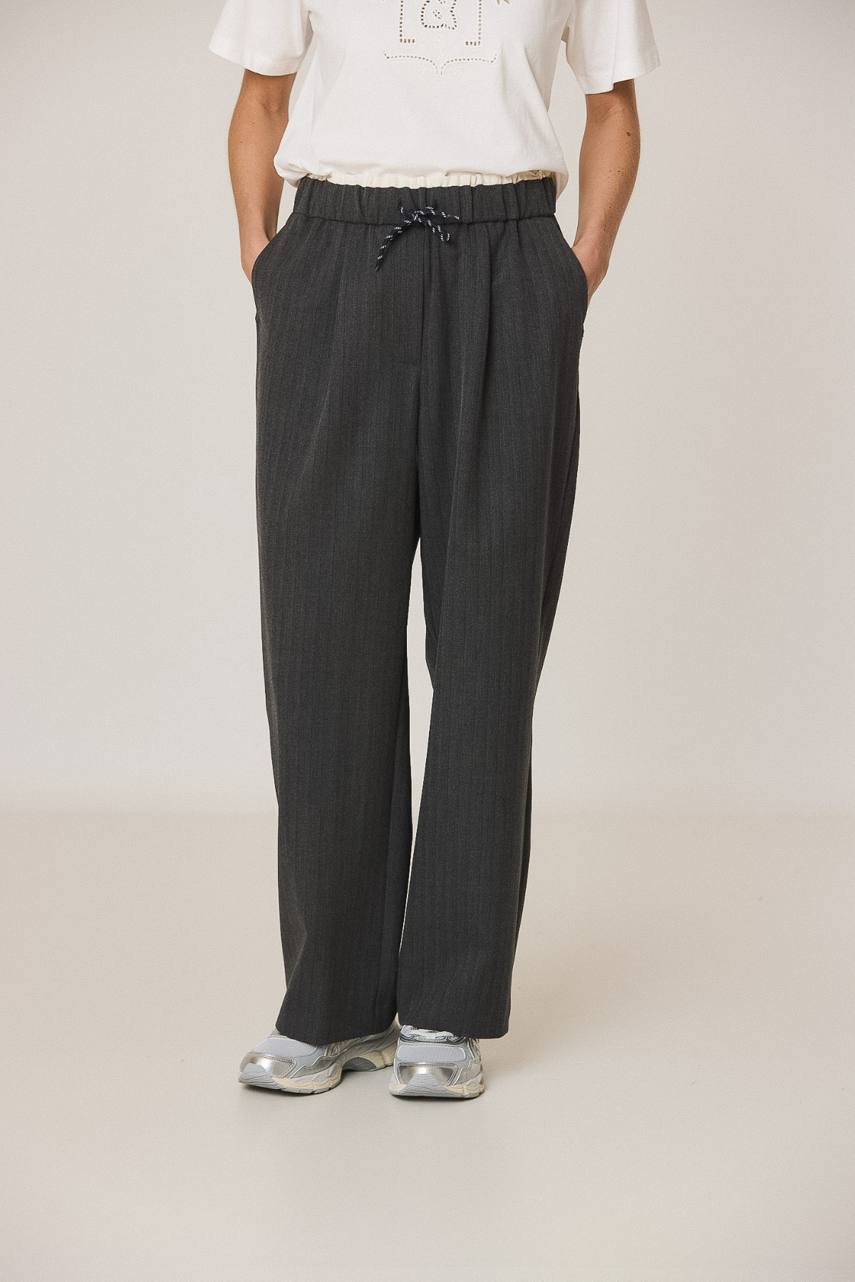 Herringbone Carrot Pants - Washed Black