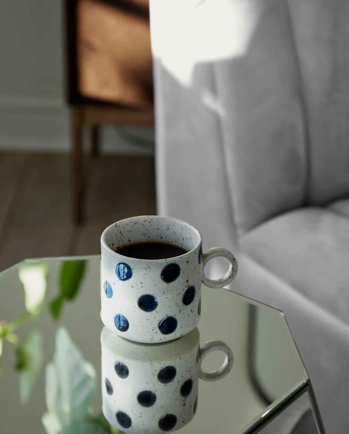 Spotty Grainy Dot Mug - Sand/Dark Blue