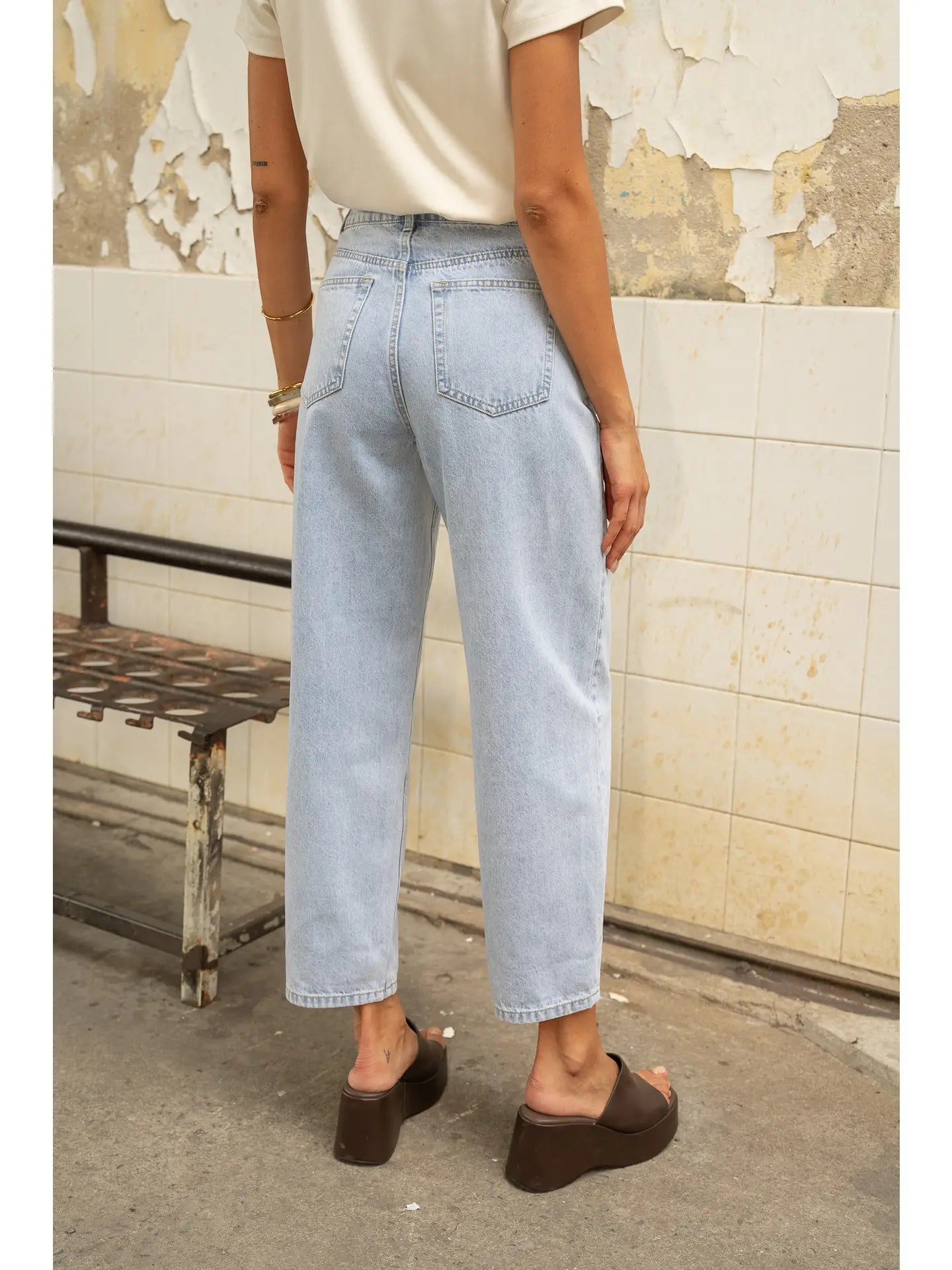 Bony Tapered Barrel Leg Jean Light Blue