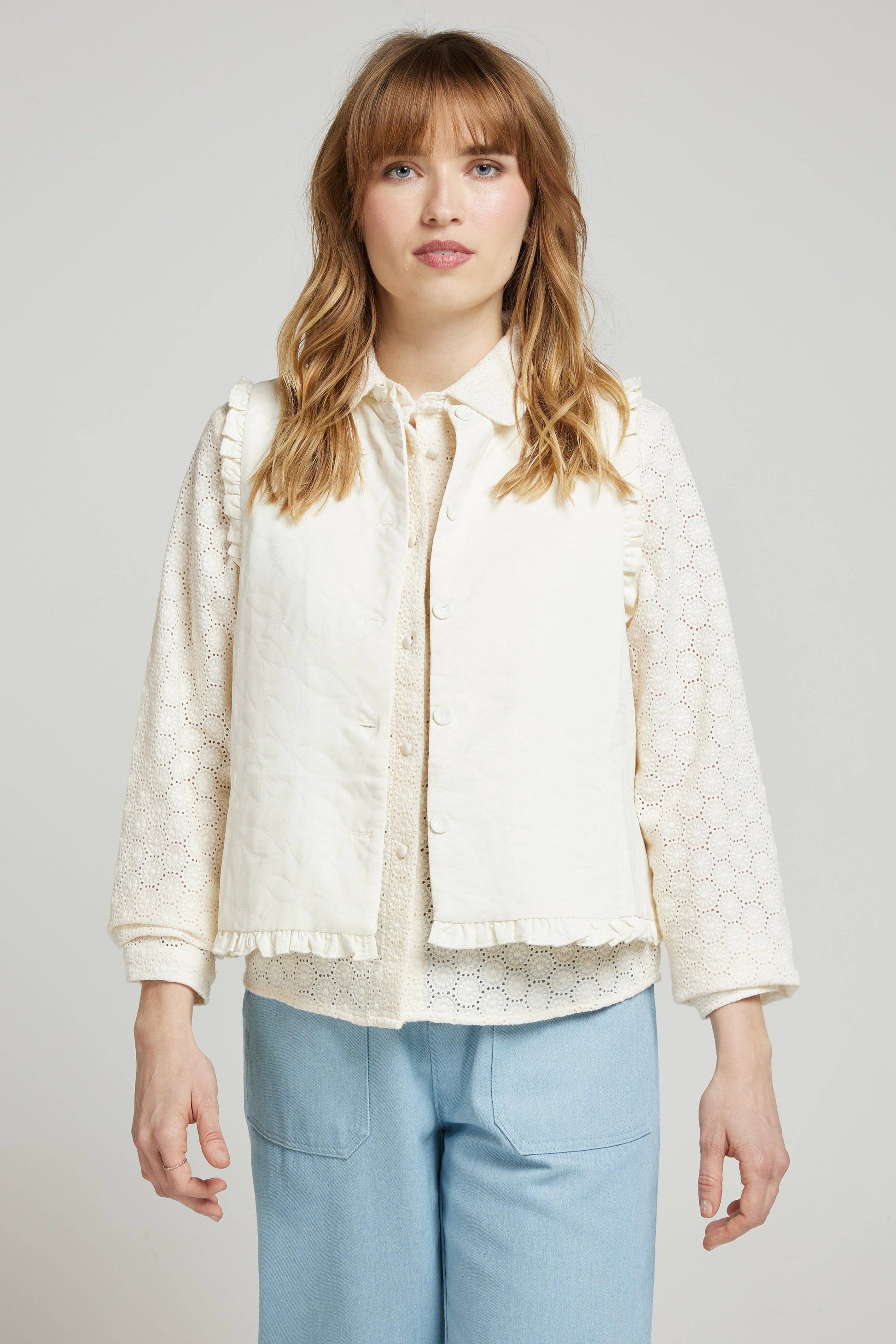 ISADORA - Ruffled Sleeveless Vest