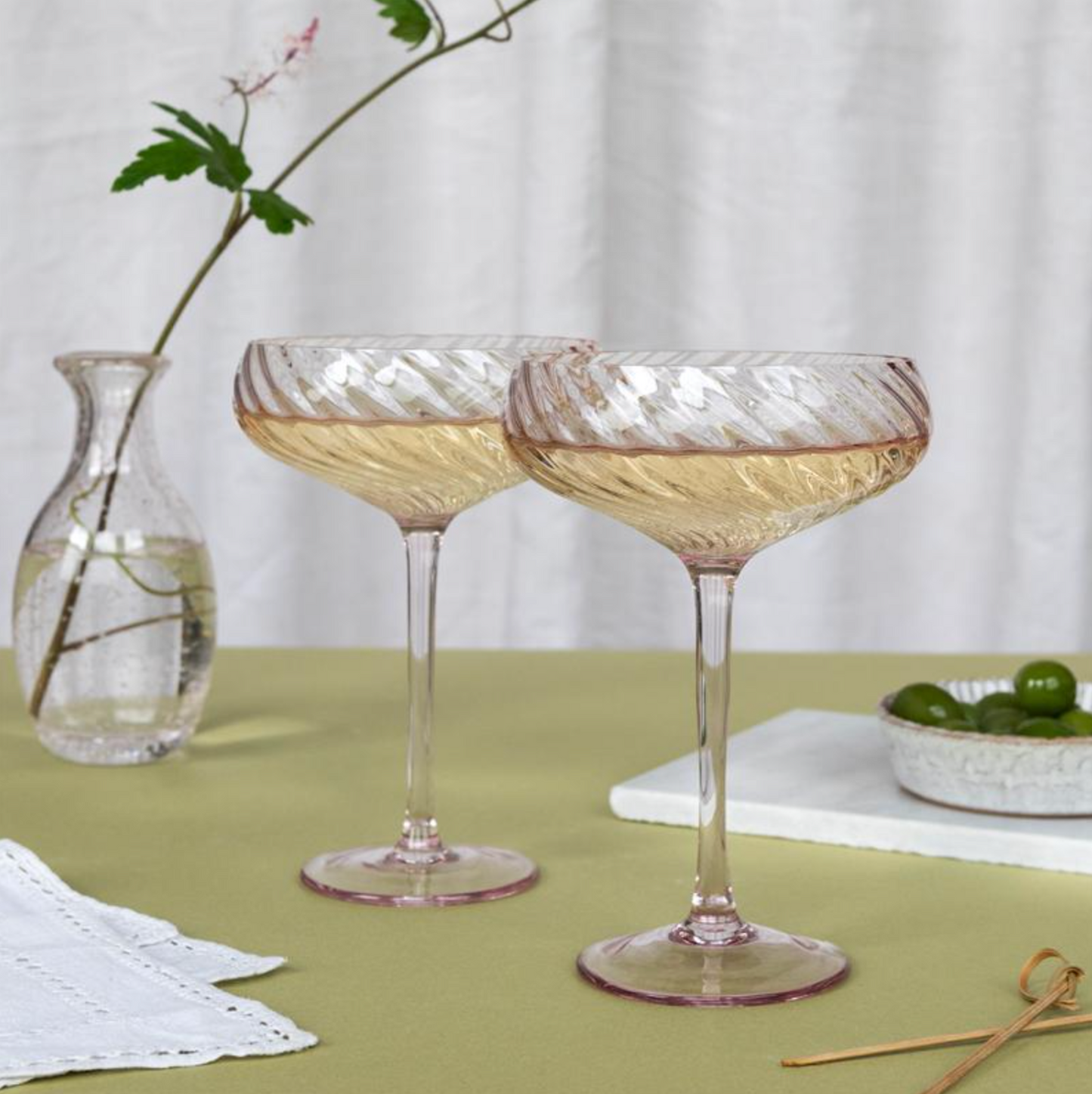 Scalloped Coupe Cocktail Glasses 250ml (Set of 2) - Pink