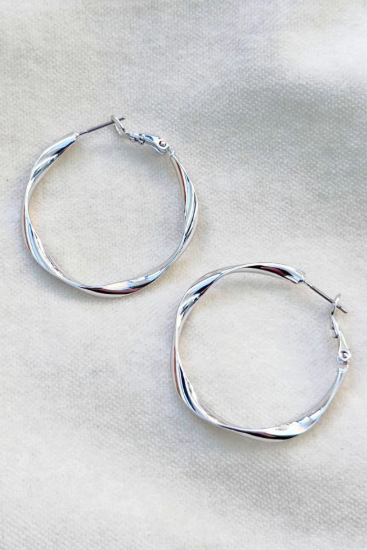 Twisty Hoops - silver