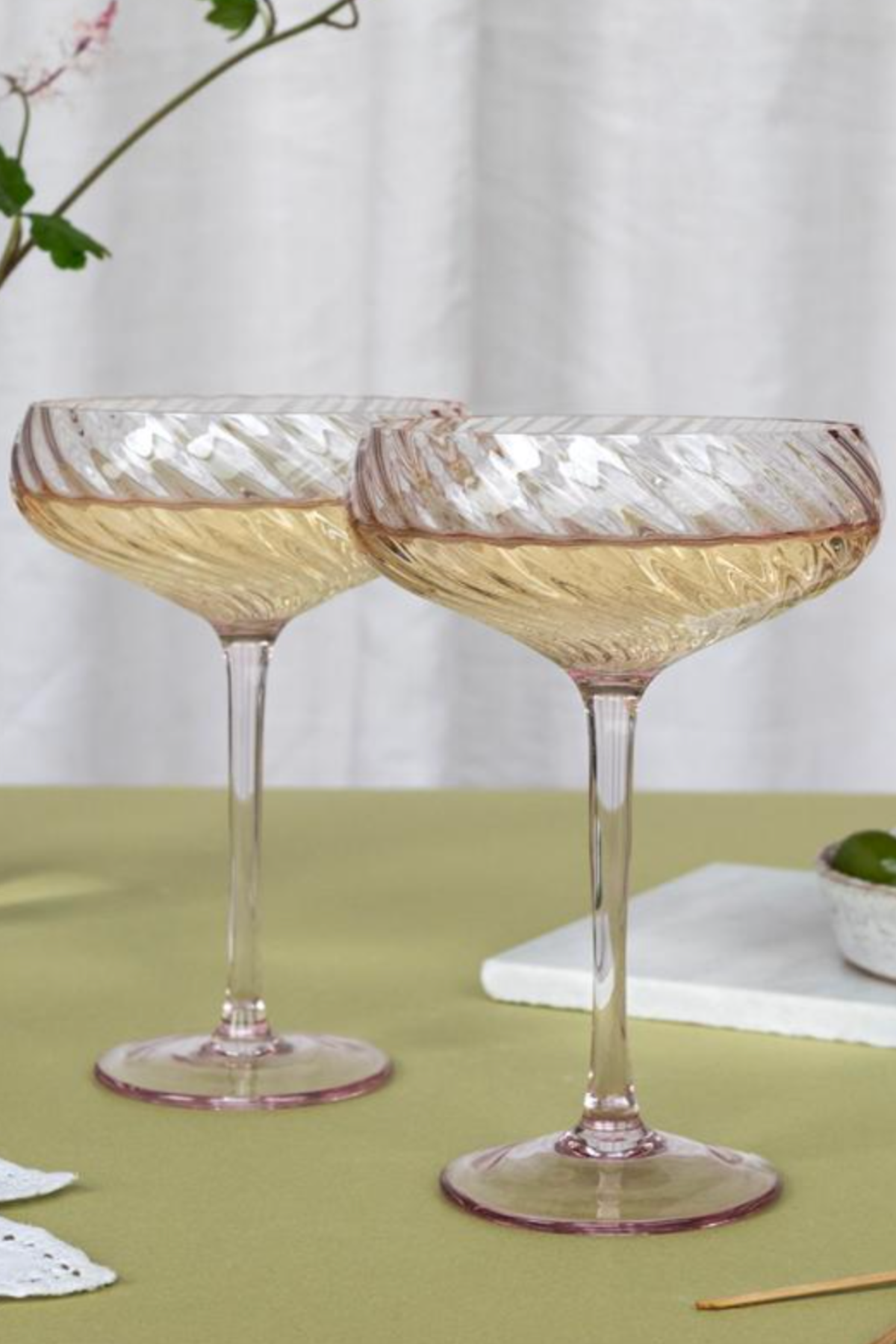 Scalloped Coupe Cocktail Glasses 250ml (Set of 2) - Pink
