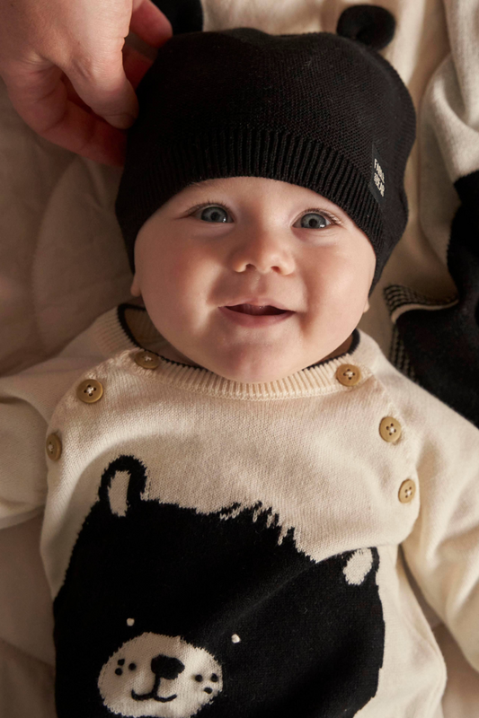 Ear-resistible Baby Hat Black/White